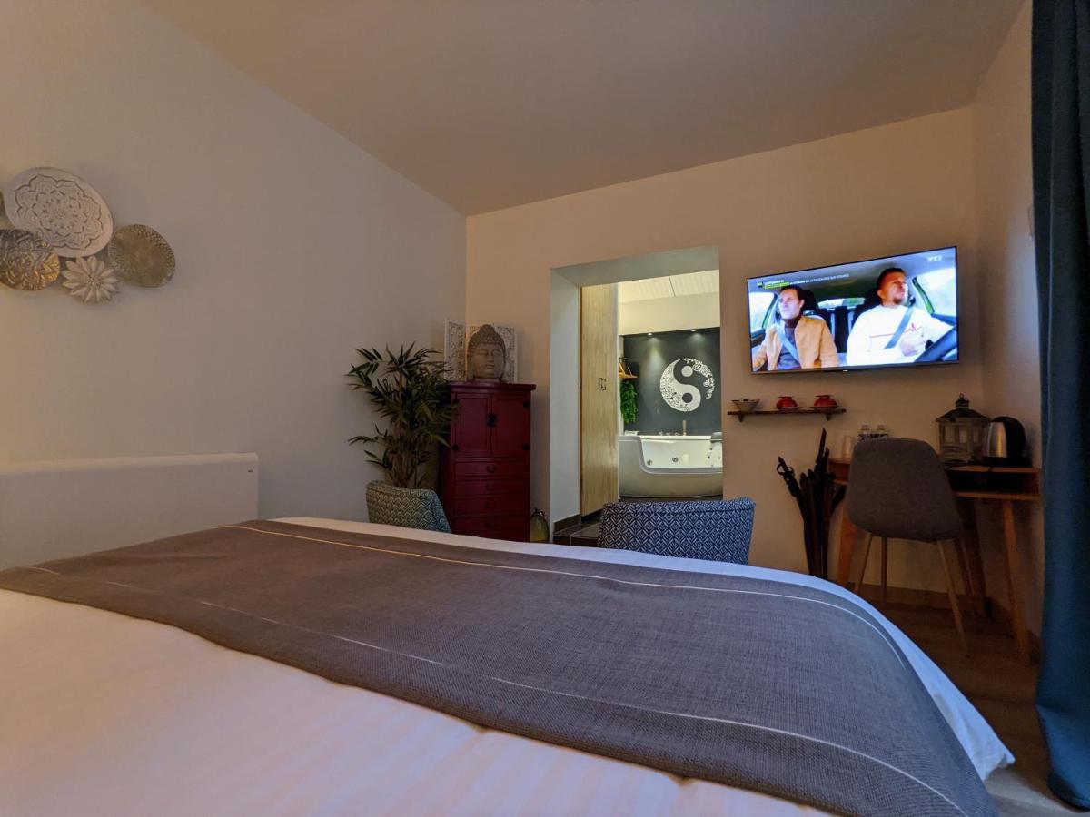 ช็องบร์ โดต ลา ฟิลาตูร์ Bed & Breakfast แซ็ง-ก็องแต็ง ภายนอก รูปภาพ