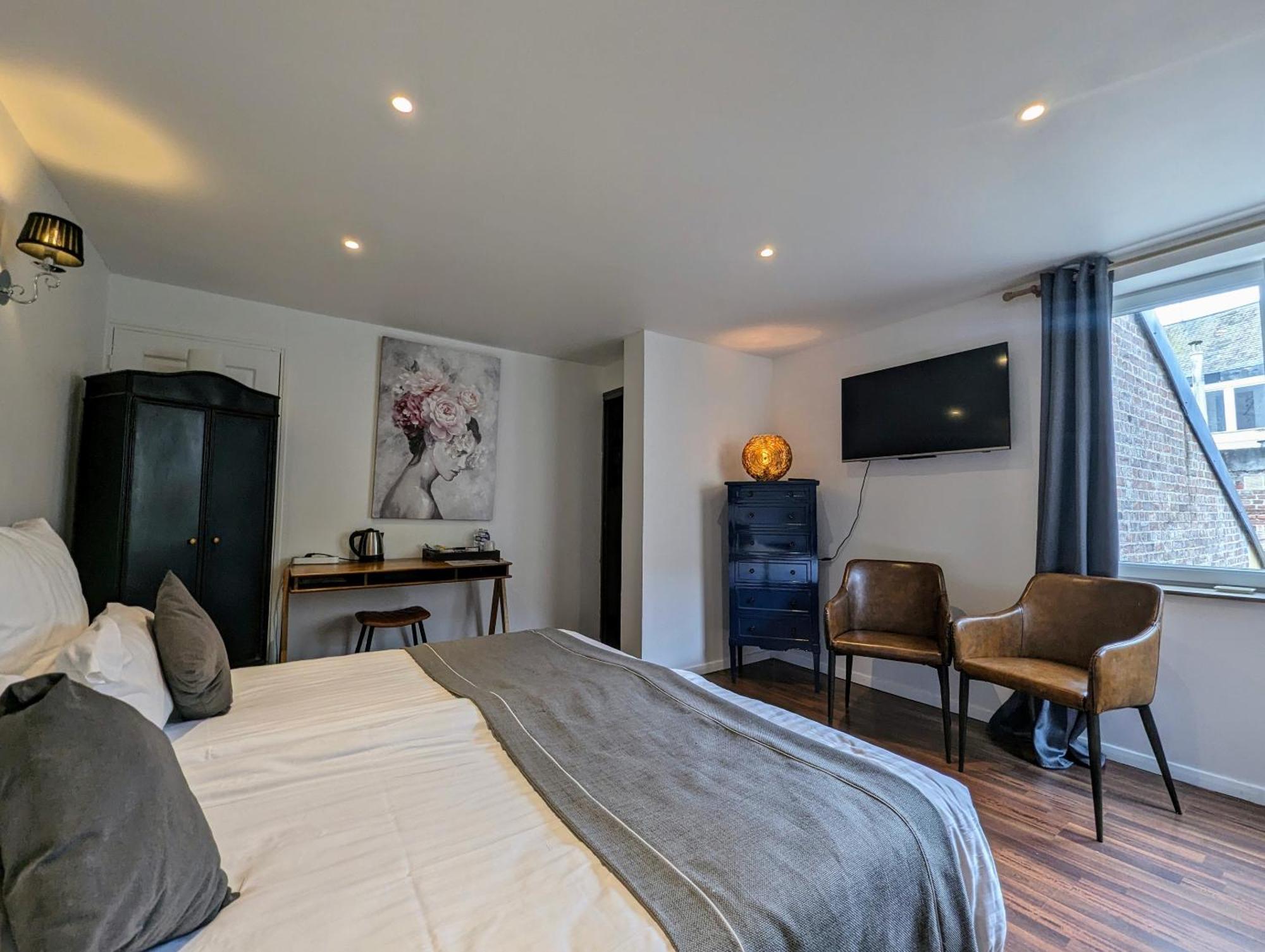 ช็องบร์ โดต ลา ฟิลาตูร์ Bed & Breakfast แซ็ง-ก็องแต็ง ภายนอก รูปภาพ
