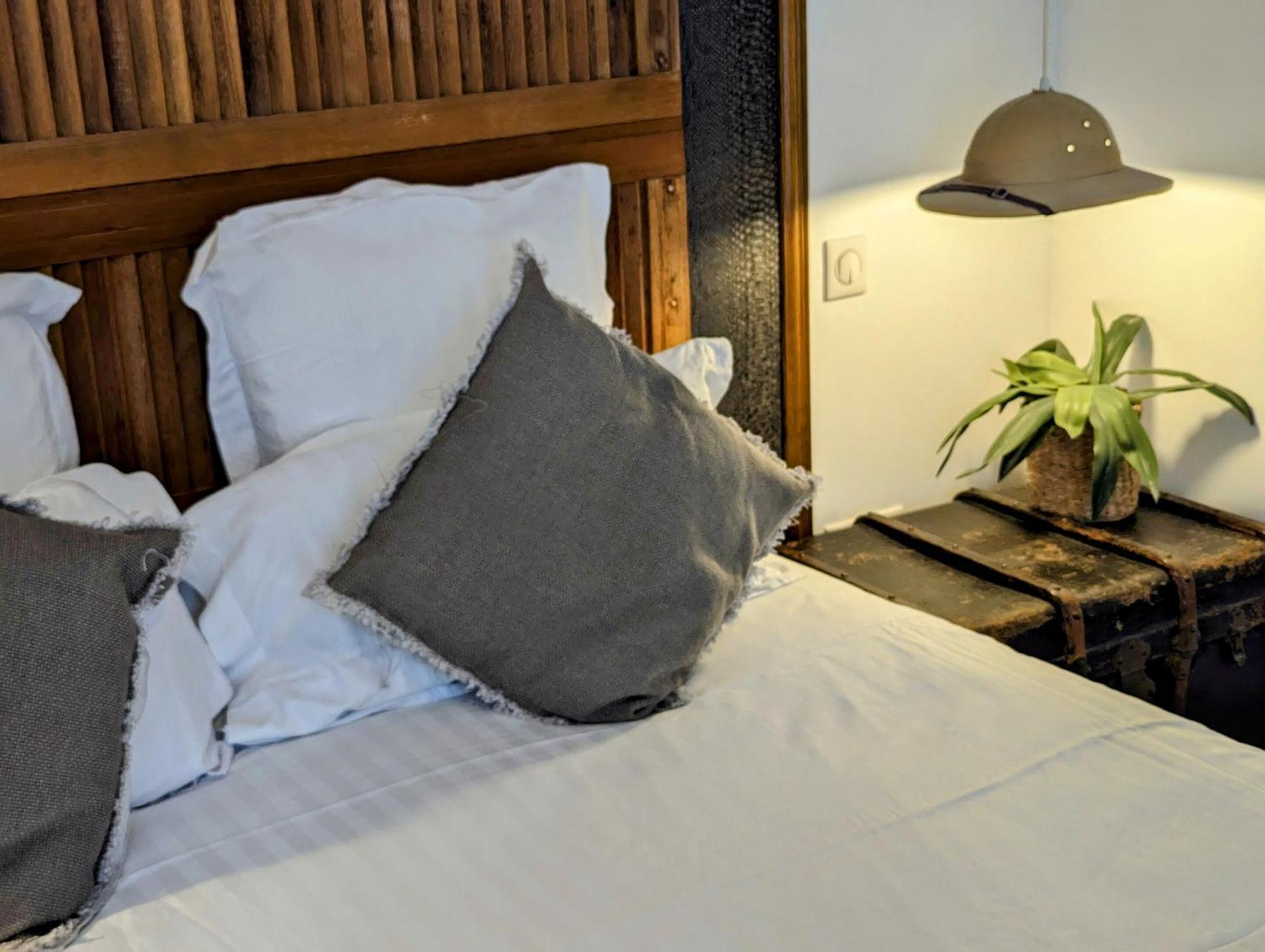 ช็องบร์ โดต ลา ฟิลาตูร์ Bed & Breakfast แซ็ง-ก็องแต็ง ภายนอก รูปภาพ
