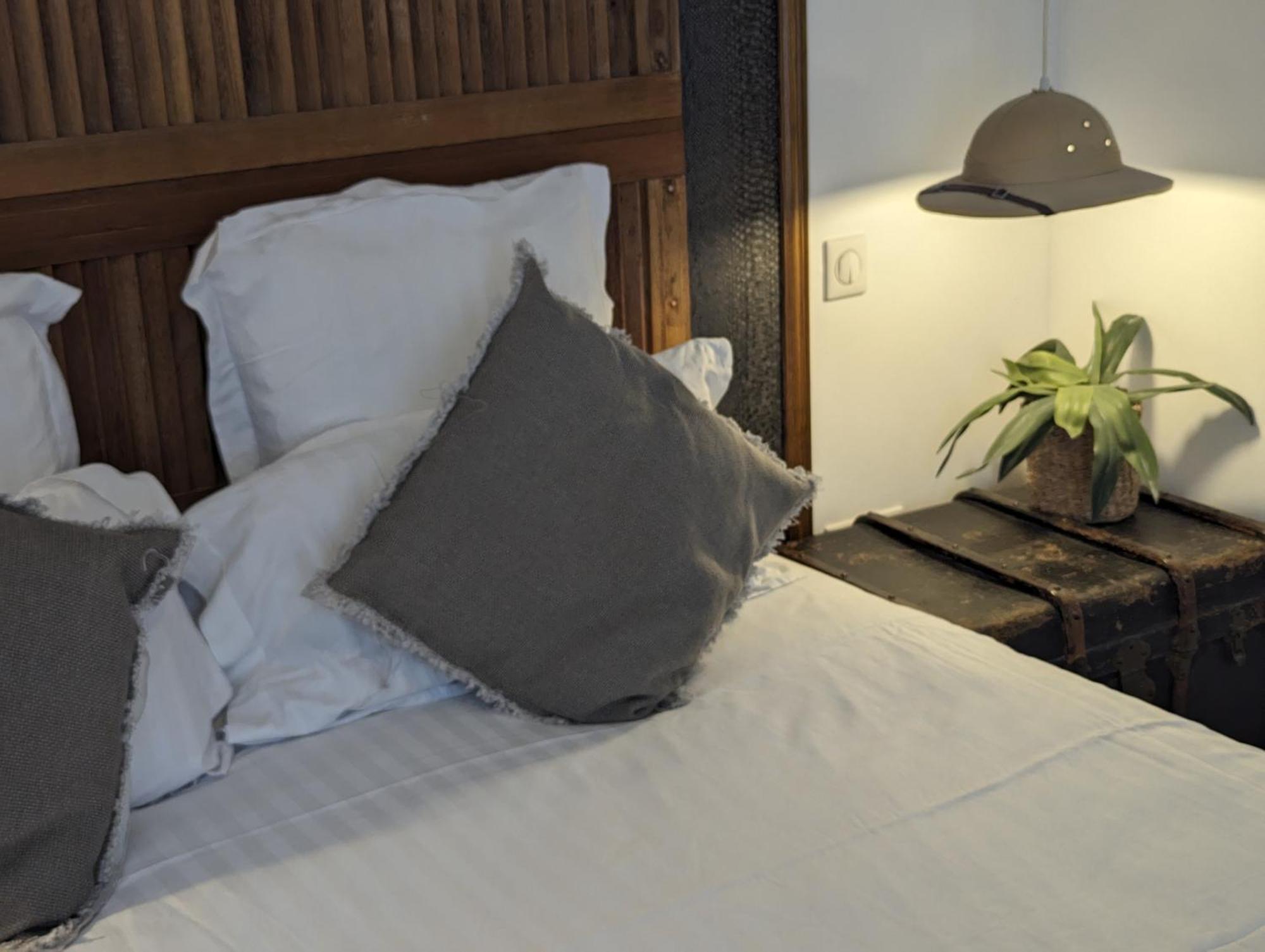 ช็องบร์ โดต ลา ฟิลาตูร์ Bed & Breakfast แซ็ง-ก็องแต็ง ภายนอก รูปภาพ